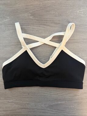 Lorna Jane Black Sports Bra with Cream Cross-Back Straps